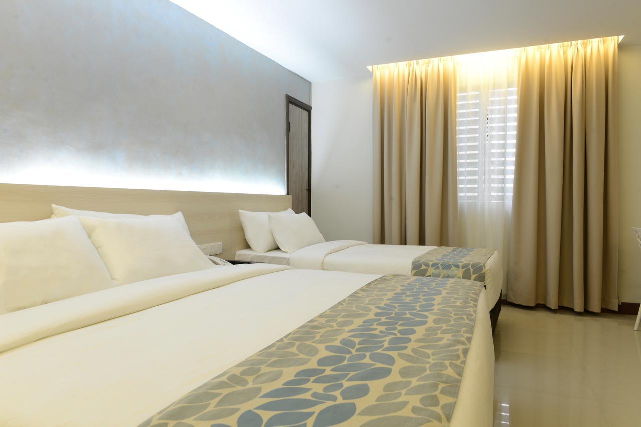 Samudra Hotel Kuching Extérieur photo