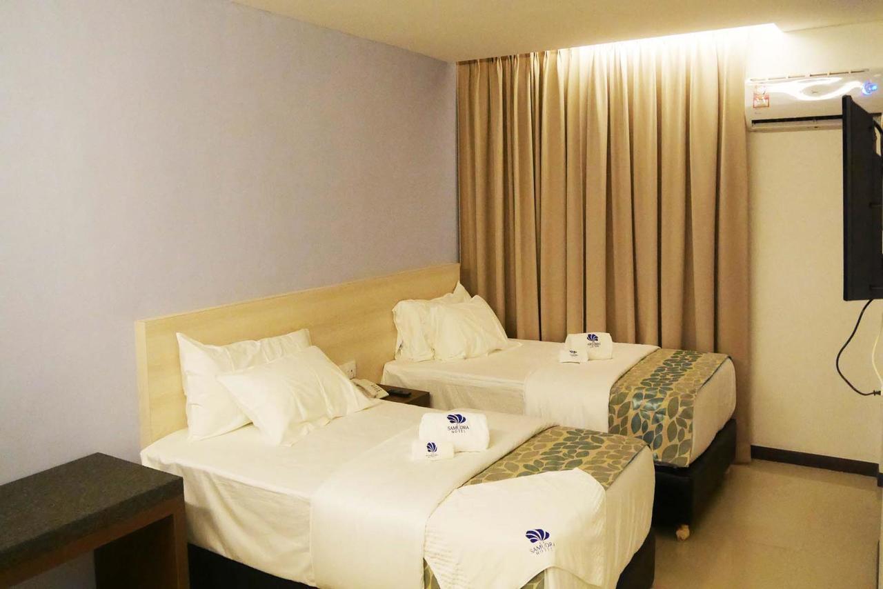 Samudra Hotel Kuching Extérieur photo
