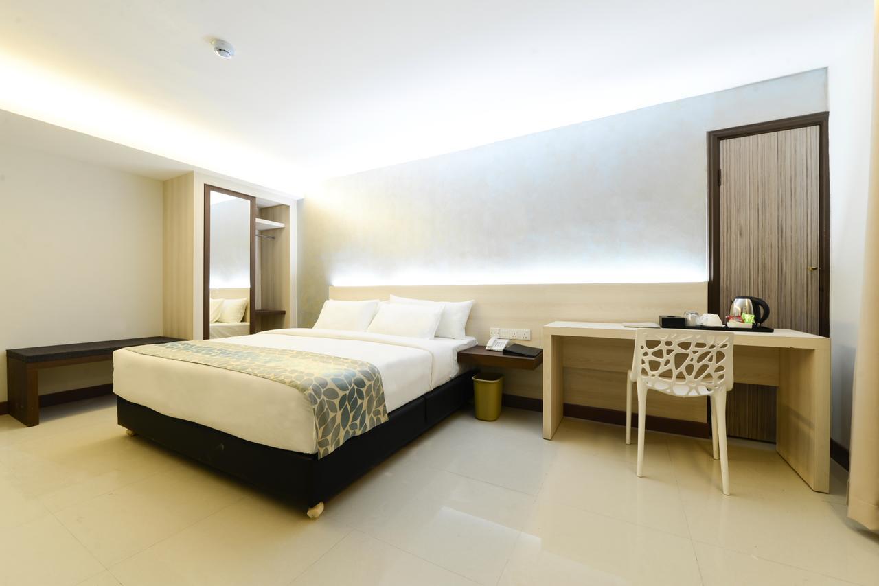 Samudra Hotel Kuching Extérieur photo